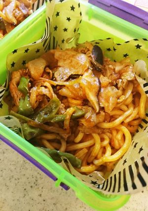 ポークチャップでナポリタン風うどん♥゛-レシピのメイン写真