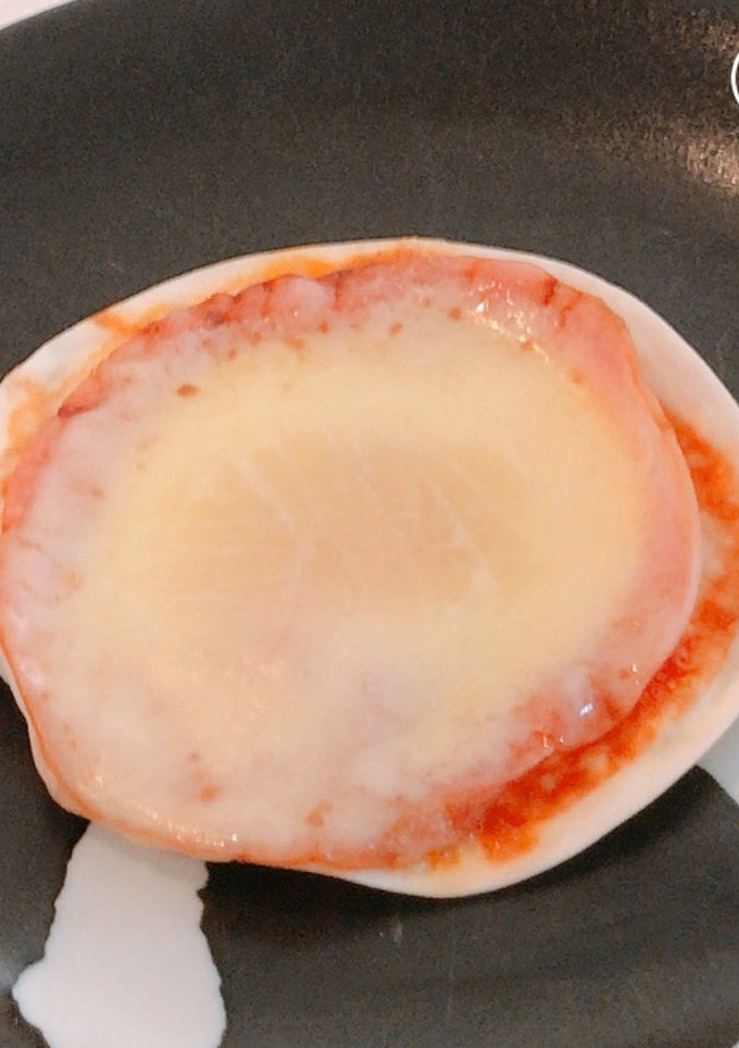 レンジで簡単2分！餃子の皮とハムのピザ-レシピのメイン写真