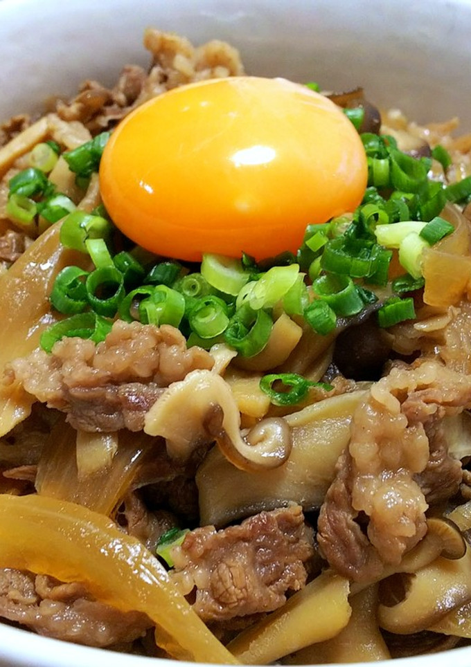 美味しくカサ増し♪きのこ牛丼／時々on卵-レシピのメイン写真