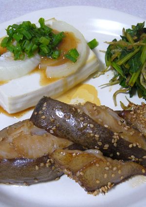 カレイの照り焼き・ホット豆腐サラダ♪-レシピのメイン写真