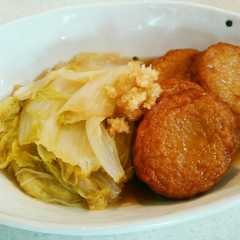 A picture of 白菜とさつま揚げの煮物.