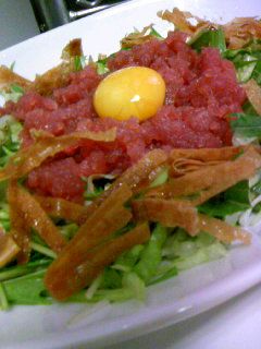居酒屋の、マグロユッケのサラダ-レシピのメイン写真