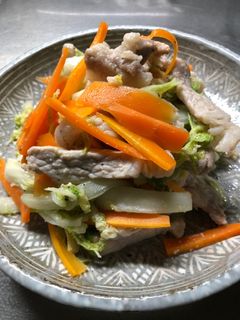 白菜と豚肉の塩麹炒め-レシピのメイン写真