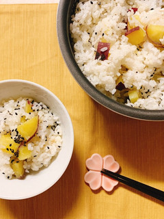 味付けひとつ!炊飯器でさつまいもごはん-レシピのメイン写真