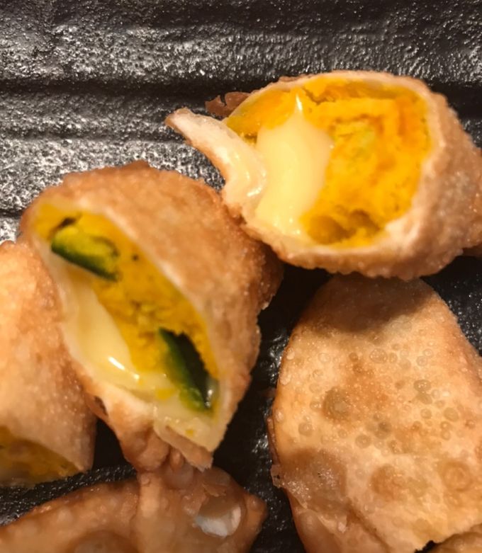 餃子皮DEかぼちゃリメイクチーズ包み揚げ-レシピのメイン写真