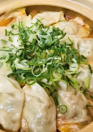 鍋の素活用●煮込みラーメン＆餃子鍋-レシピのメイン写真