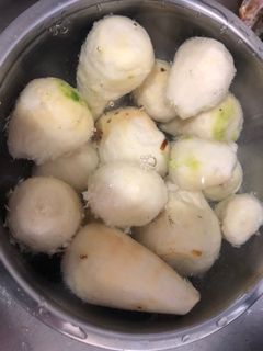 里芋皮むき -レシピのメイン写真