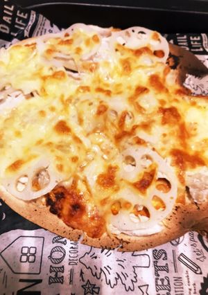 グラッチェ人気ピザ＊蓮根サラダチキンピザ-レシピのメイン写真