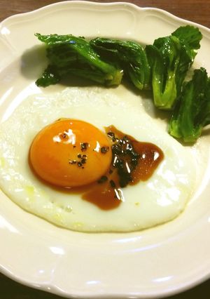 目玉焼きアレンジ　黒トリュフ醤油-レシピのメイン写真