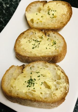 フランスパンのシンプルバタートースト-レシピのメイン写真