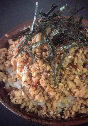 ガッツリ辛旨な鶏そぼろ丼-レシピのメイン写真