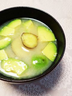 さつま芋とアボカドの味噌汁-レシピのメイン写真