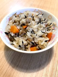 おこわ風★豚バラとごぼうの炊き込みご飯-レシピのメイン写真