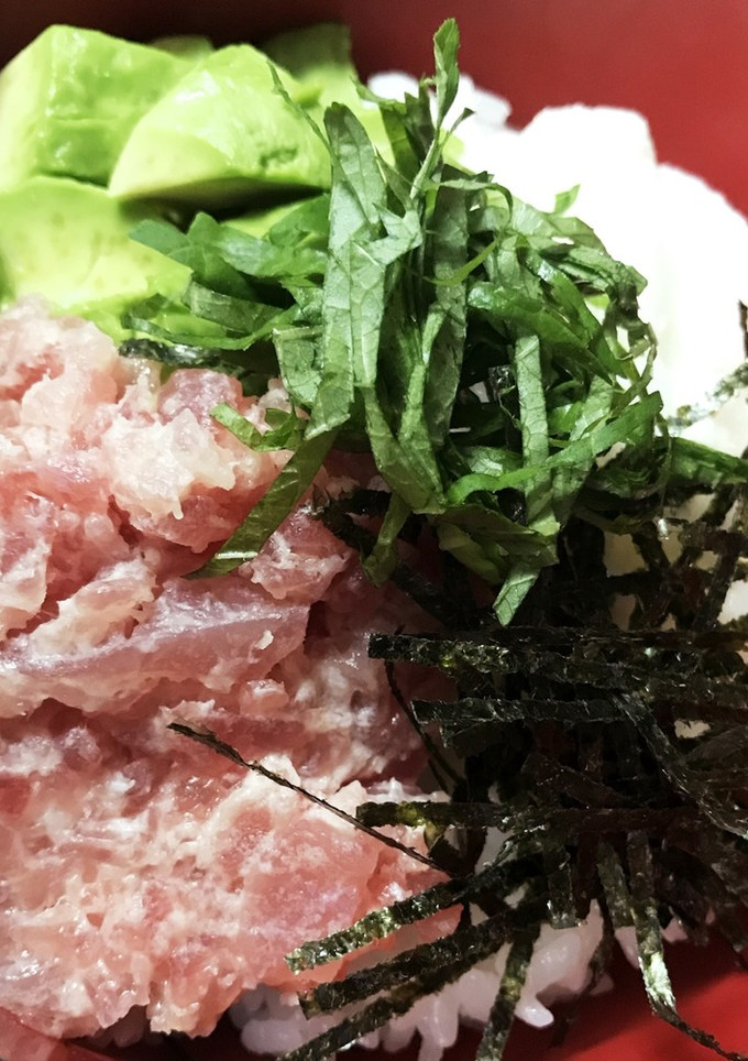 アボまぐとろ丼-レシピのメイン写真