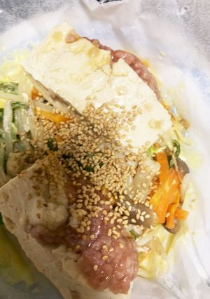 肉詰め豆腐餃子風と野菜のレンジ酒蒸し-レシピのメイン写真