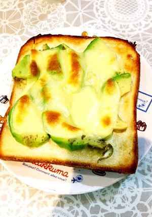 アボカドチーズトースト-レシピのメイン写真