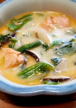 サーモンとほうれん草と茸のミルクスープ-レシピのメイン写真