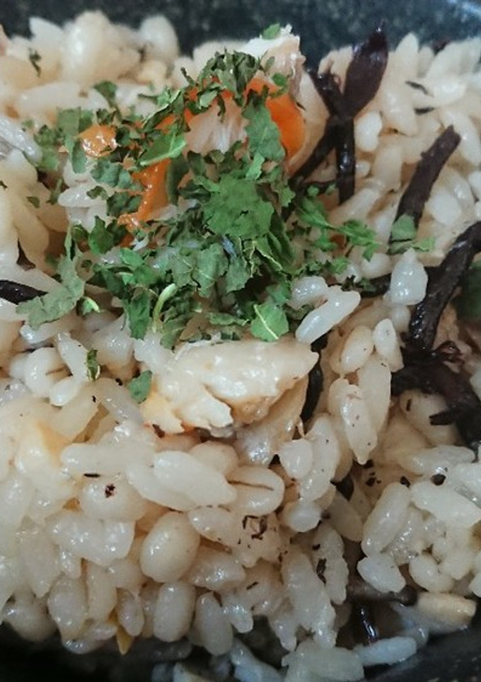 塩サバとしめじのひじきご飯-レシピのメイン写真
