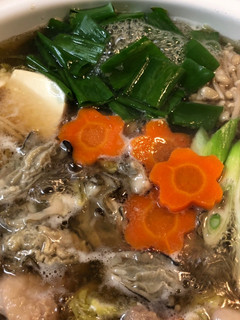 やまと芋とレモンで食べる☆牡蠣と鶏肉の鍋-レシピのメイン写真