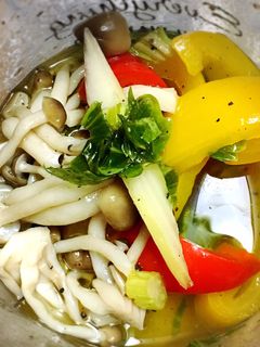 簡単!セロリとパプリカとキノコのマリネ-レシピのメイン写真
