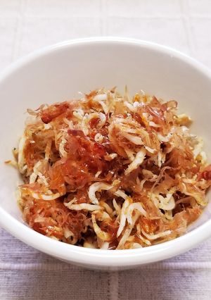 ご飯のお供に♪しらす・鰹節・ラー油和え-レシピのメイン写真