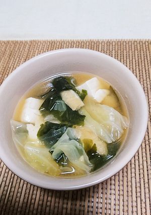 私の定番。具たくさんキャベツのお味噌汁-レシピのメイン写真