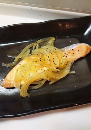 鮭のバターポン酢蒸し-レシピのメイン写真