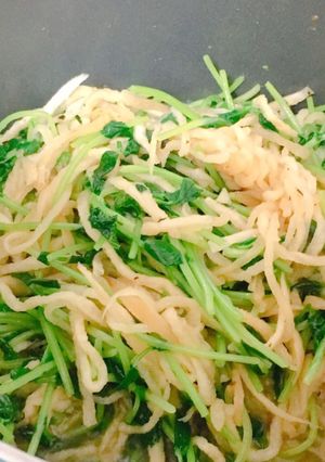 豆苗と切り干し大根のペペロンチーノ-レシピのメイン写真