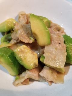 豚バラとアボカドのポン酢炒め-レシピのメイン写真