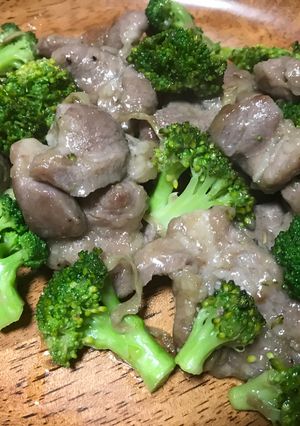 ブロッコリーと焼肉豚の塩炒め-レシピのメイン写真