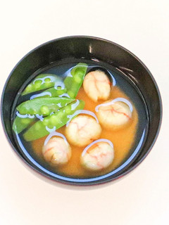 手まり麩とさやえんどうのみそ汁-レシピのメイン写真