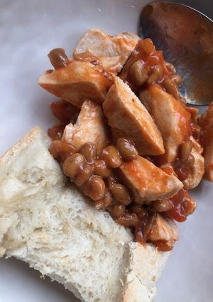納豆と鶏肉のトマトソース。パンに添えて-レシピのメイン写真
