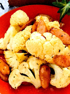 カリフラワーとウインナーのカレー味ソテー-レシピのメイン写真