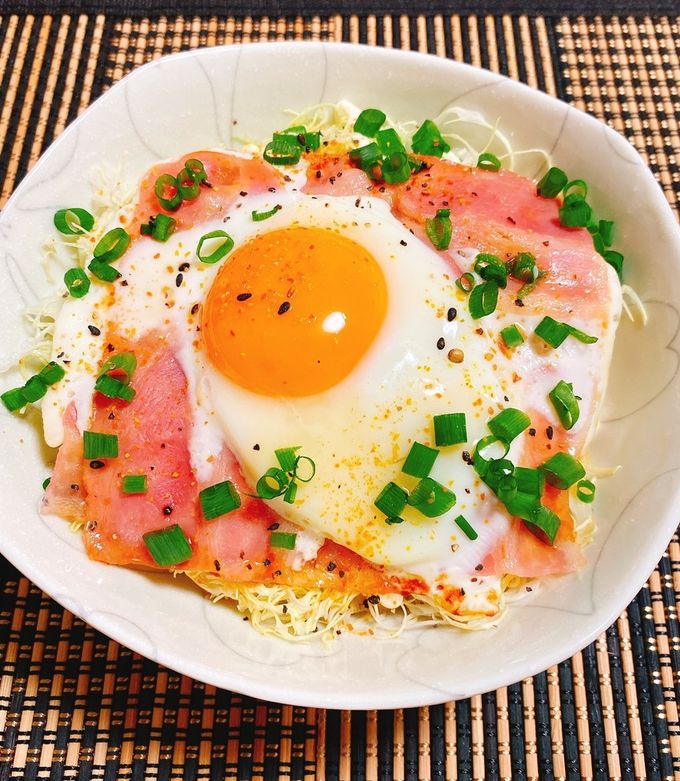 簡単うまい！ベーコンエッグ丼 by みさこママ 【クックパッド】 簡単
