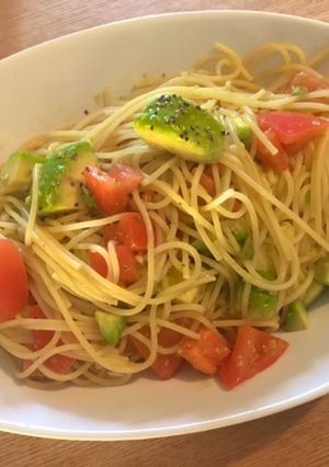 美肌・便秘に　アボカドトマトのパスタ-レシピのメイン写真