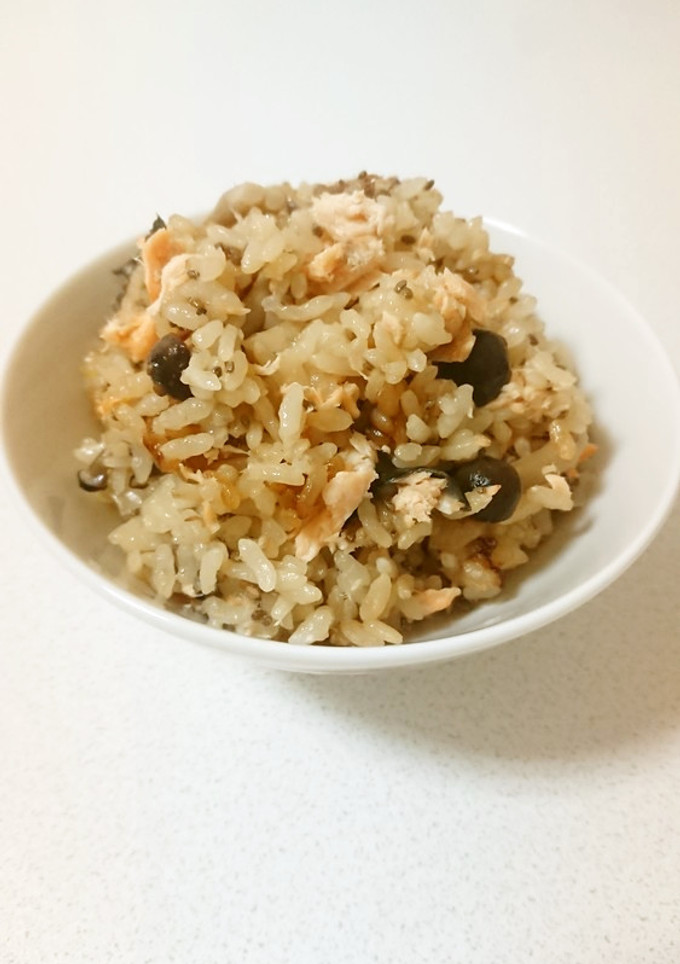 鮭ときのこのチアシード入り炊き込みご飯-レシピのメイン写真