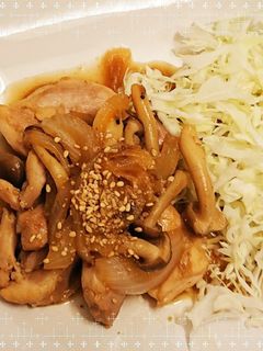 鶏ももで生姜焼風(しめじ玉葱でカサ増し)-レシピのメイン写真