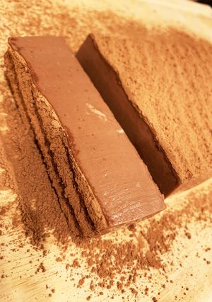 材料4つ☆激ウマ☆チョコムースケーキ-レシピのメイン写真