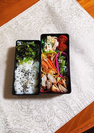 コールスローサラダ、長芋の豚肉巻きの弁当-レシピのメイン写真