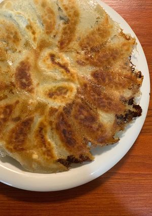 余った白菜漬けで！カリッと旨い焼き餃子-レシピのメイン写真