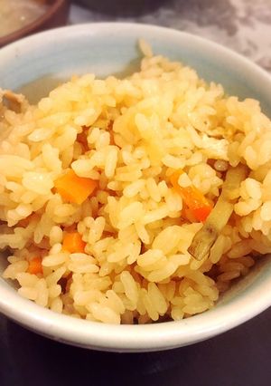 ごぼうと人参揚げの　何でも炊き込みご飯-レシピのメイン写真