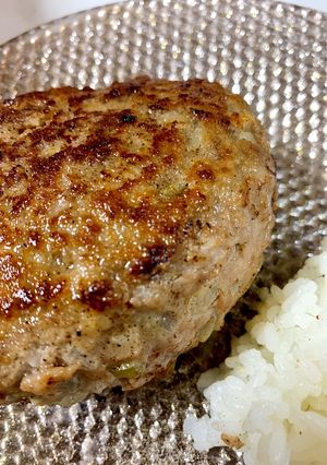 旦那がハマったタレなしハンバーグ-レシピのメイン写真