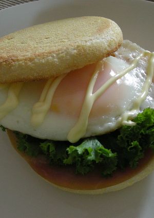 朝食に…イングリッシュマフィンサンド-レシピのメイン写真