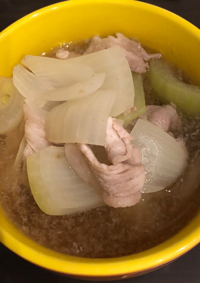 玉ねぎと豚肉の一人鍋風スープ-レシピのメイン写真