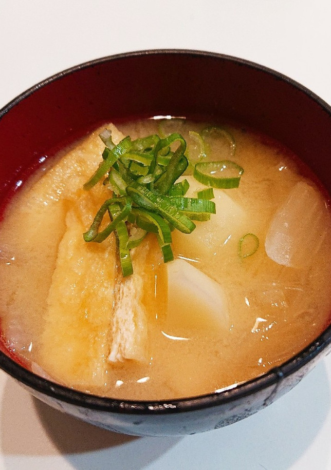 玉ねぎとじゃがいもと油揚げのお味噌汁-レシピのメイン写真