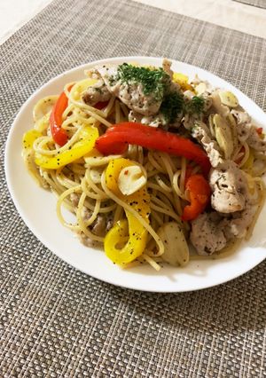 旨辛い♪パプリカと豚肉のペペロンチーノ-レシピのメイン写真