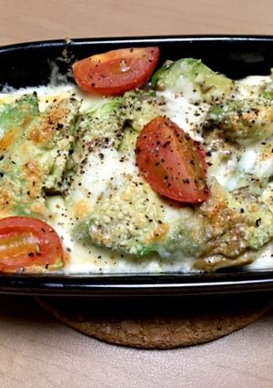 お手軽1人ランチアボカドと豆腐のグラタン-レシピのメイン写真