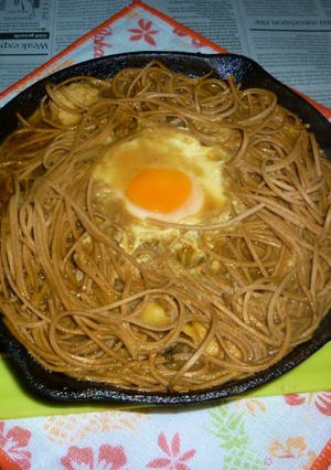 イシスキで月見ピリ辛チキンカレーそば-レシピのメイン写真