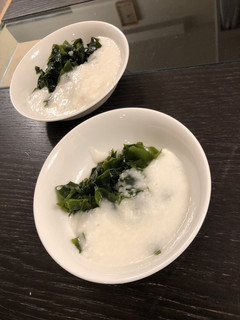 簡単小鉢 わかめとろろ-レシピのメイン写真