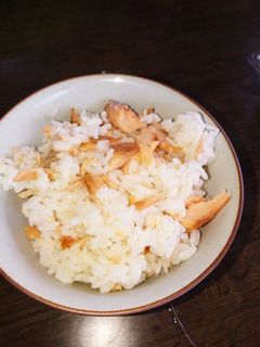 余った焼き鮭で混ぜご飯!-レシピのメイン写真